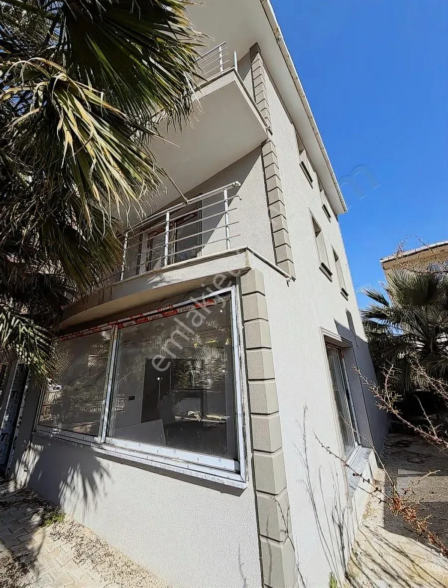 Efekent'te Tripleks Müstakil Villa 220m