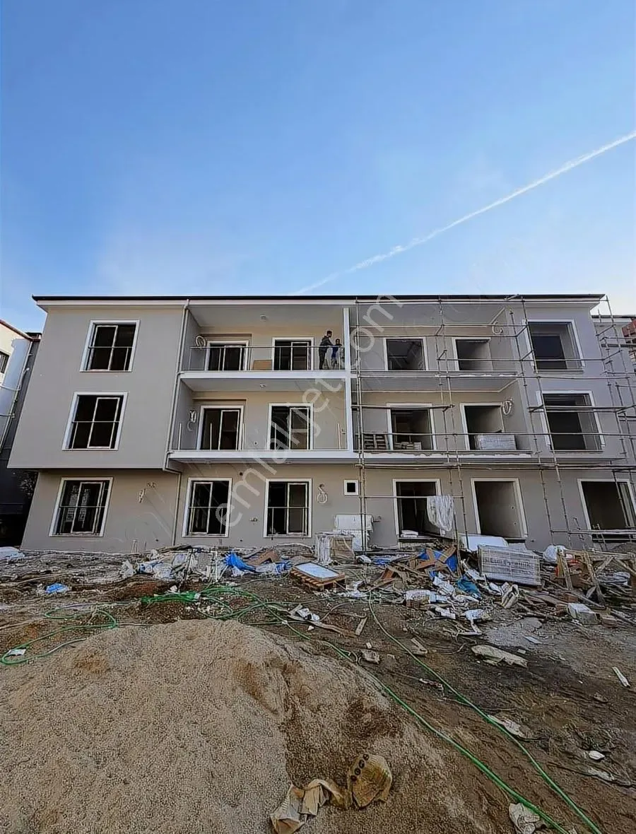 Burgaz'da Satılık 1. Sınıf İşçilik 3+1 Modern Daire