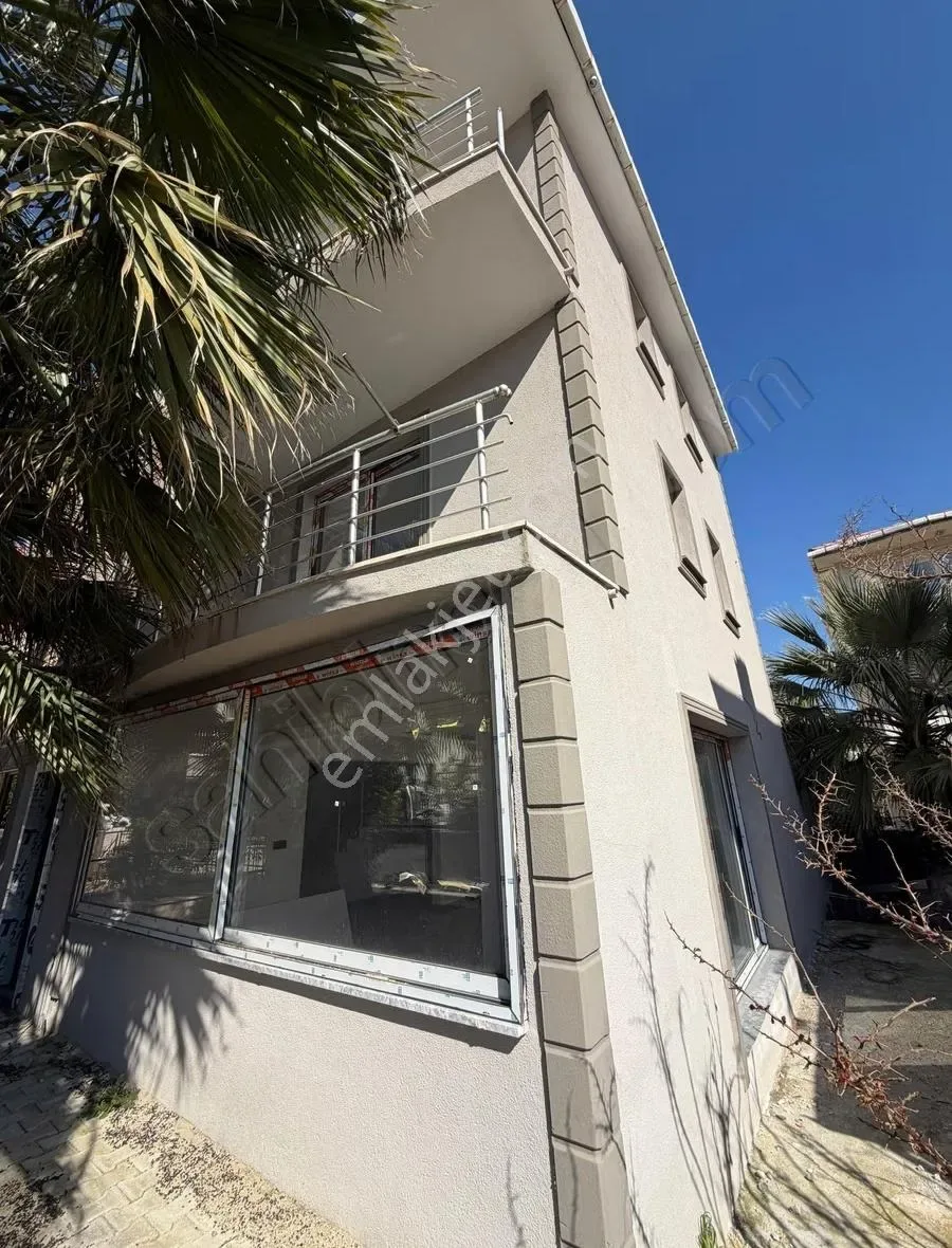 Efekent'te Tripleks Müstakil Villa 220m
